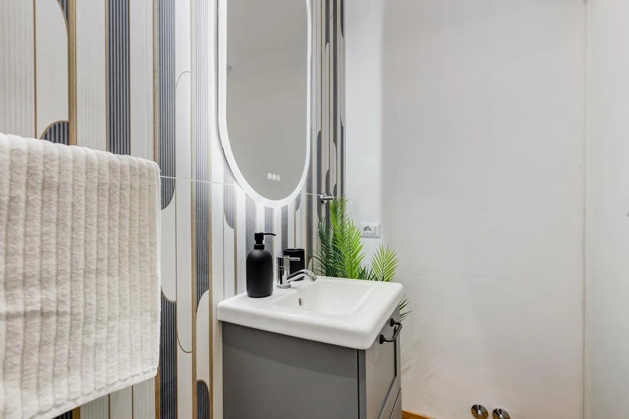 Villa Chiara - A New Luxury Star Is Born In Rome! إيطاليا